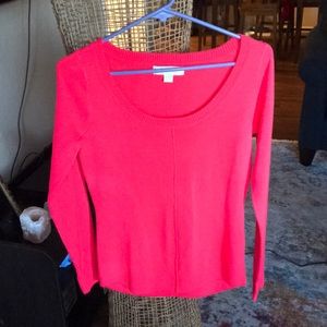 Nicki Minaj light sweater